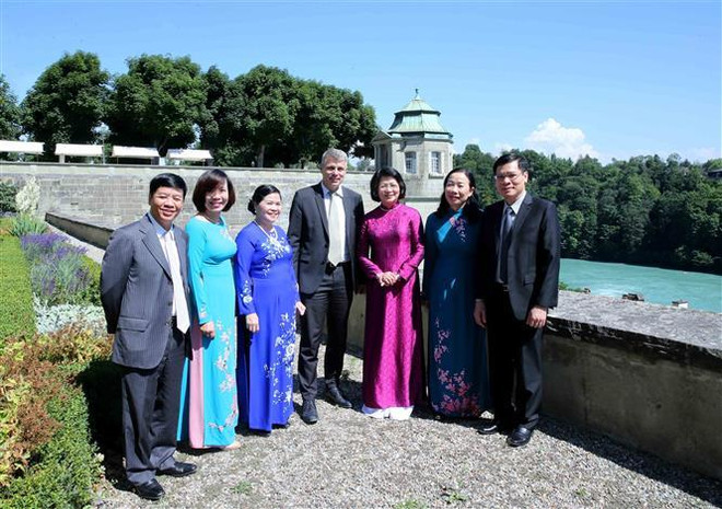 Phó Chủ tịch nước đánh giá cao vai trò cộng đồng người Việt ở Thụy Sĩ ảnh 1