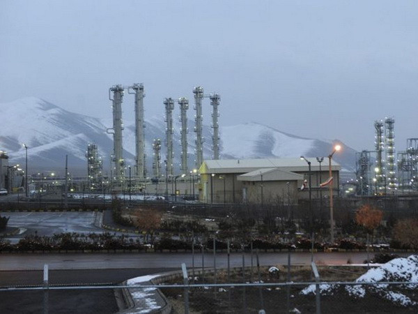Lò phản ứng hạt nhân nước nặng Arak tại thành phố Arak, miền trung Iran. (Nguồn: AP/TTXVN) Nga xác nhận đã nhập khẩu tới 38 tấn nước nặng của Iran ảnh 1
