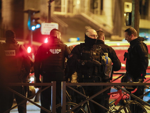 Thêm nhiều chi tiết trong đoạn băng về những kẻ tấn công tại Paris ảnh 1