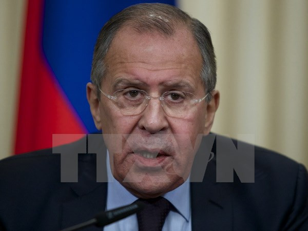 Ngoại trưởng Nga Sergei Lavrov trong cuộc họp báo ở thủ đô Moskva ngày 28/10 vừa qua. (Ảnh: AP/TTXVN) Nga cáo buộc Mỹ kéo dài cuộc đàm phán về thỏa thuận Aleppo ảnh 1