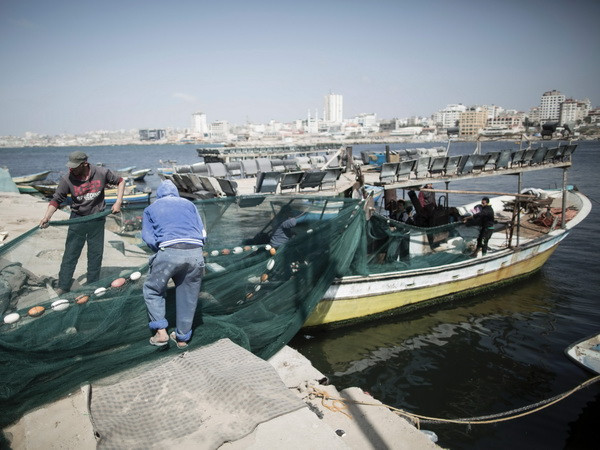 Israel giảm bớt hạn chế với ngư dân Palestine ở Dải Gaza ảnh 1