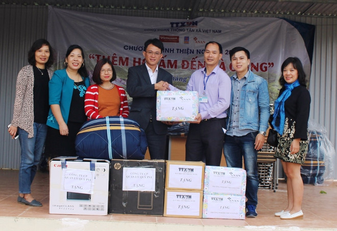 Hành trình tiếp lửa sưởi ấm học sinh trường bán trú Tả Ván Hà Giang ảnh 1