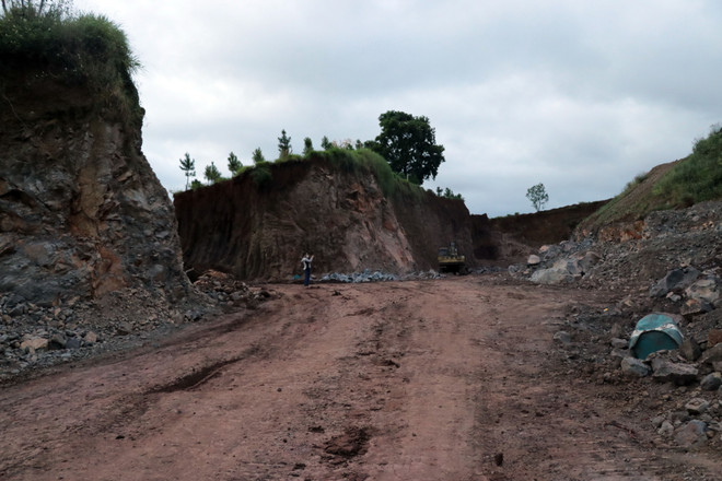Lâm Đồng: Đào núi khai thác đất, đá trái phép hay san gạt để làm vườn? ảnh 2