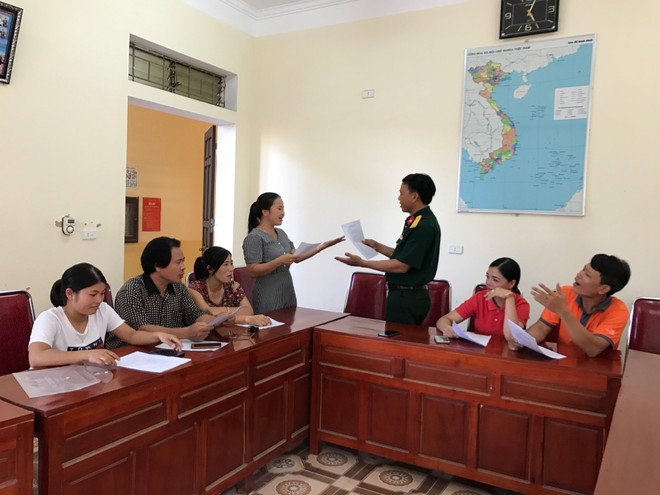 Sinh hoạt câu lạc bộ dân ca ví, giặm xã Vân Diên, huyện Nam Đàn, tỉnh Nghệ An. (Ảnh: Bích Huệ/TTXVN) Sức sống mãnh liệt và trường tồn của dân ca Ví, Giặm Nghệ Tĩnh ảnh 1