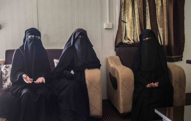 Ba phụ nữ Pháp liên quan đến phiến quân IS muốn trở về nước ảnh 1