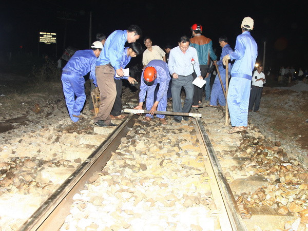 Quảng Bình: Thay mới 3.400 trong số 3.805 tàvẹt hư hỏng do tai nạn ảnh 1