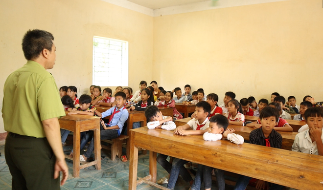 Một buổi lên lớp của Câu lạc bộ Bảo tồn Cúc Phương. (Ảnh: Mạnh Quyền) Trường học giữa đại ngàn: 60 năm âm thầm lan tỏa tình yêu thiên nhiên ảnh 4