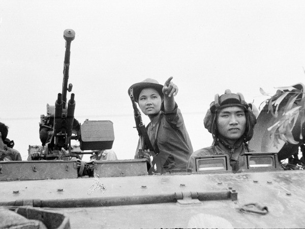 Triển lãm tranh và tượng điêu khắc “Dấu ấn 40 năm” tại TP.HCM ảnh 1