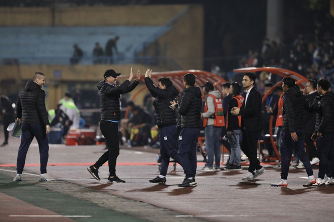 Cận cảnh Hà Nội giành Siêu cúp Quốc gia, thiết lập kỷ lục mới ảnh 9