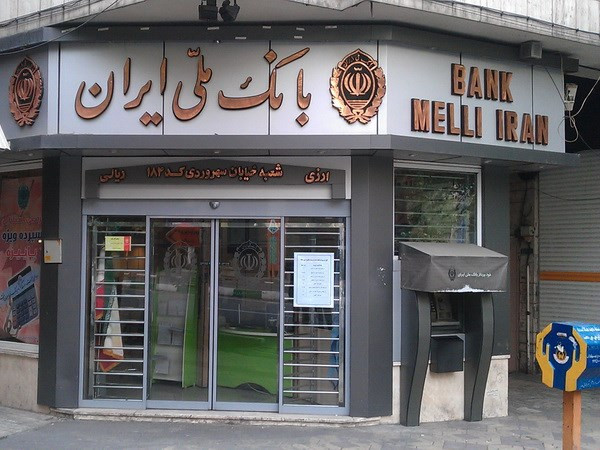 Các ngân hàng của Iran kết nối trở lại với hệ thống SWIFT ảnh 1