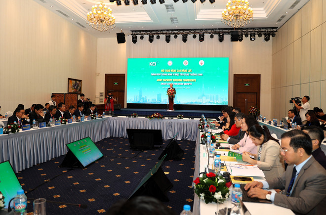 Quang cảnh hội thảo. (Ảnh: Anh Tuấn/TTXVN) Chia sẻ kinh nghiệm quốc tế trong xây dựng thành phố thông minh ảnh 1