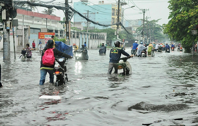 Chiều tối và đêm 5/7, mưa dông bao trùm nhiều khu vực trên cả nước ảnh 1