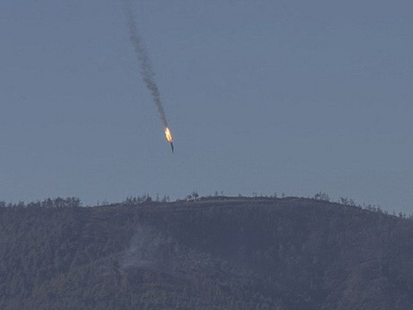 "Vụ máy bay Nga bị bắn rơi làm phức tạp cuộc chiến chống IS" ảnh 1