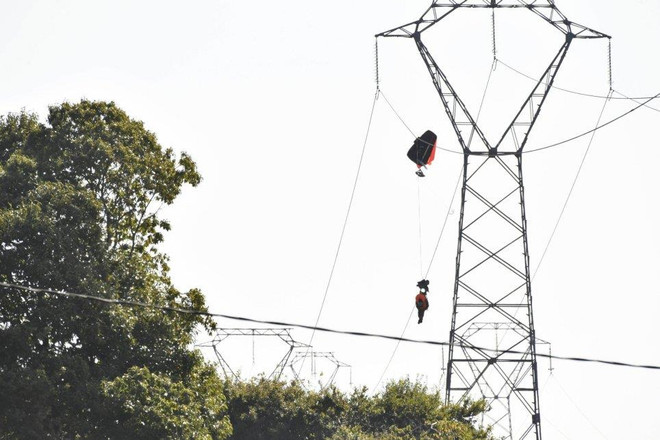 Máy bay tiêm kích F-16 của Bỉ rơi tại Pháp, 2 phi công thoát chết ảnh 1