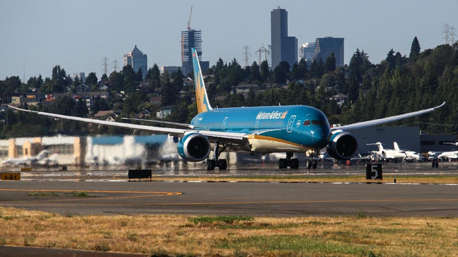 Chiếc máy bay này dự kiến được Vietnam Airlines đưa vào khai thác đường bay Thành phố Hồ Chí Minh-Hà Nội. (Ảnh: VNA cung cấp) Chờ đón siêu máy bay Boeing 787-10 đầu tiên sắp hạ cánh Nội Bài ảnh 5
