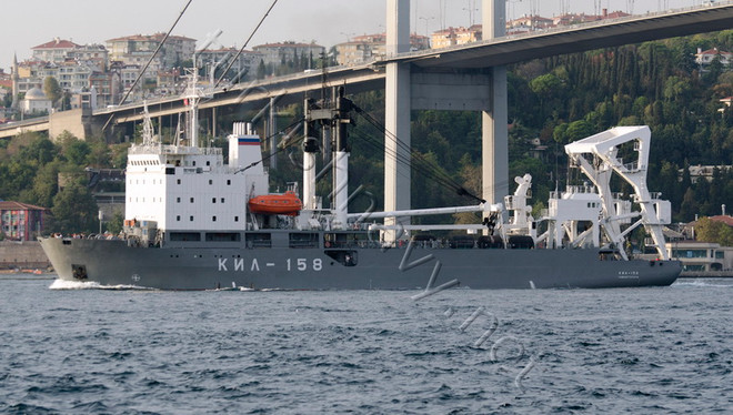 Báo Thổ Nhĩ Kỳ: Tàu Nga chở xe tăng đi qua eo biển Bosporus ảnh 1