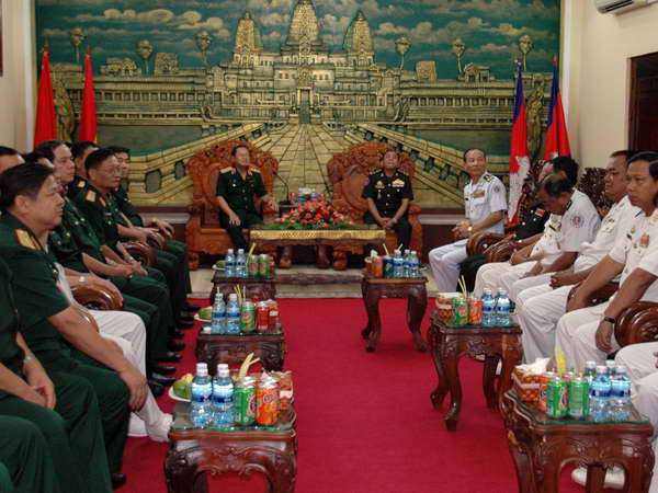 Quân đội hai nước Việt Nam-Campuchia thúc đẩy hoạt động hợp tác ảnh 1