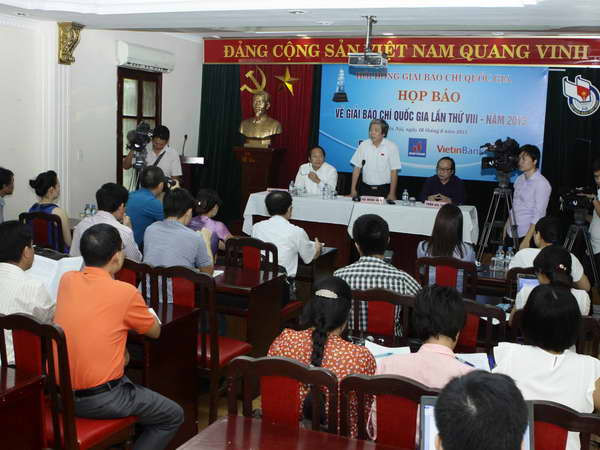 Giải báo chí quốc gia 2013: Vẫn chờ các tác phẩm xuất sắc hơn ảnh 1