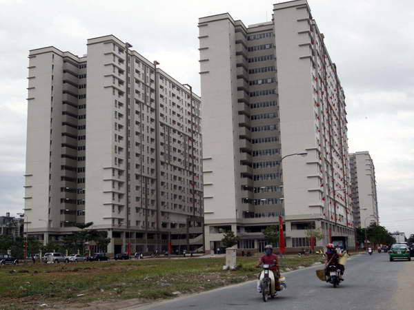 Lô nhà tái định cư nằm trong Dự án Khu đô thị mới Thủ Thiêm. (Ảnh: Hoàng Hải/TTXVN) TP.HCM: Xây 4 tuyến đường chính Khu đô thị mới Thủ Thiêm ảnh 1