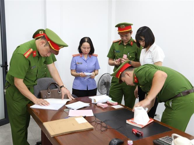 Vi phạm đấu thầu mua thiết bị giáo dục ở Hà Tĩnh: Bắt thêm 3 bị can ảnh 2