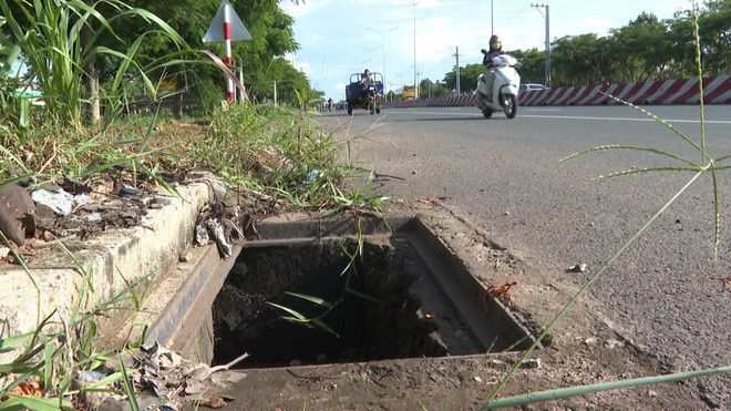 Bình Phước điều tra đối tượng trộm nắp hố ga trên đường ĐT.741 ảnh 1