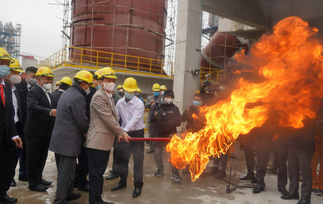 Đưa dây chuyền sản xuất ximăng chịu mặn bền sunfat vào hoạt động ảnh 1