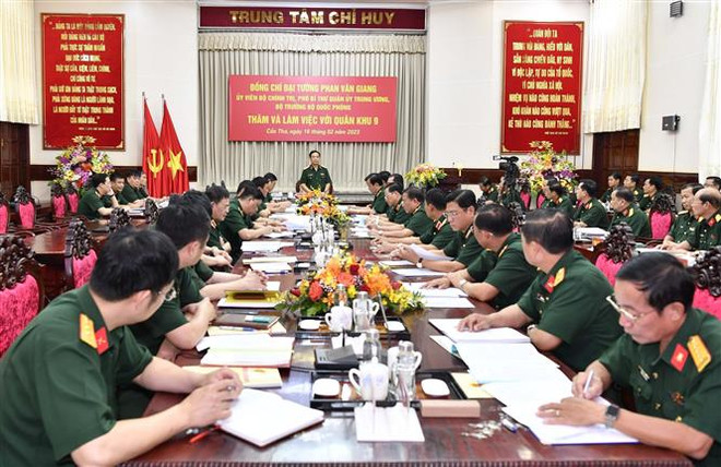 Bộ trưởng Bộ Quốc phòng Phan Văn Giang làm việc với Quân khu 9 ảnh 2