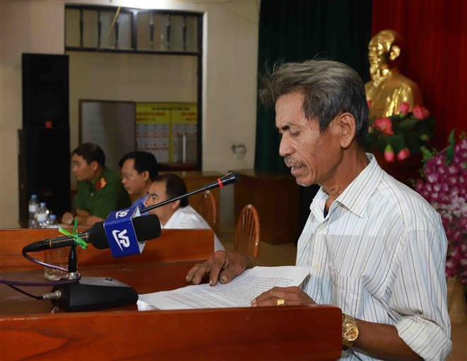 Ông Trần Ngọc Chinh - 1 trong 3 người bị oan sai phát biểu trong buổi Viện Kiểm sát Nhân dân tỉnh Vĩnh Phúc xin lỗi, cải chính công khai ngày 9/10/2019. (Ảnh: Hoàng Hùng/TTXVN) Hai nạn nhân bị án oan giết người được bồi thường hơn 2,745 tỷ đồng ảnh 1