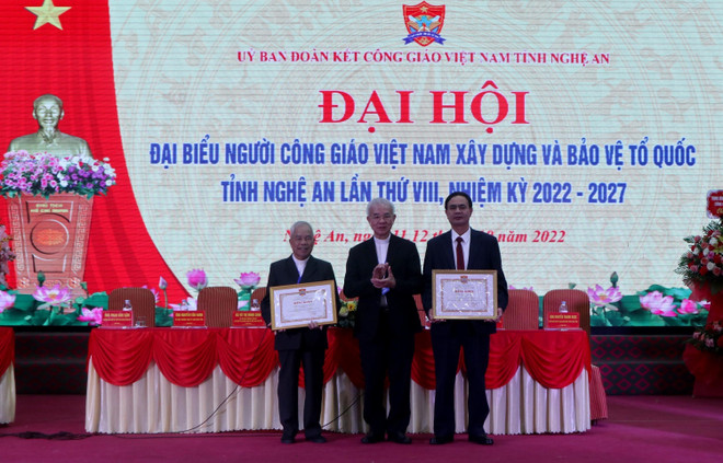 Đồng bào Công giáo tỉnh Nghệ An tích cực thi đua yêu nước ảnh 2