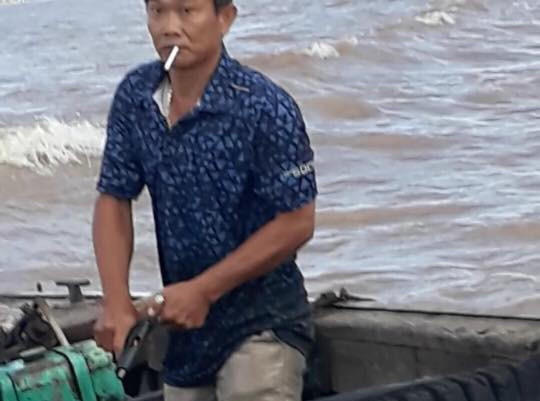 Làm rõ thông tin người đàn ông rút súng bắn người trên sông Hậu ảnh 1