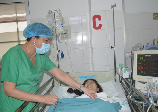 Bệnh nhân hồi phục tốt ngày 27/10. (Ảnh: TTXVN phát) Huy động 6 êkíp cấp cứu nữ bệnh nhân bị bánh xe container chèn qua ảnh 1