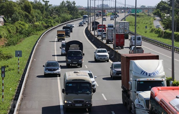 Tuyến cao tốc Thành phố Hồ Chí Minh-Trung Lương. (Ảnh: Bùi Giang/TTXVN) Cháy xe container, cao tốc Thành phố Hồ Chí Minh-Trung Lương tắc nghẽn ảnh 1