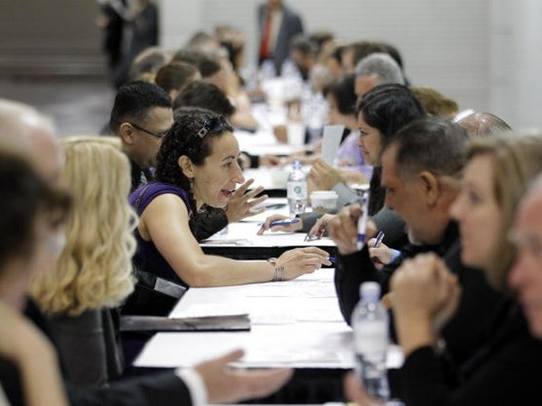 Thị trường lao động Mỹ tiếp tục cải thiện dù thất nghiệp tăng ảnh 1