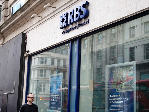 Mỹ phạt Ngân hàng Hoàng gia Scotland 500 triệu USD ảnh 1