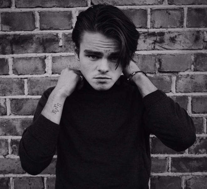 "Bản sao" của Leo DiCaprio lấn sân sang ngành thời trang ảnh 1