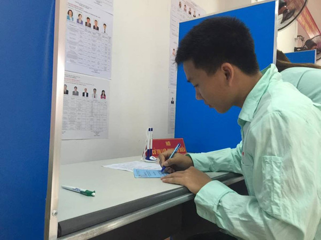 Công nhân các doanh nghiệp FDI Hà Nội náo nức tham gia bầu cử ảnh 5