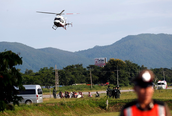 Thêm 2 thành viên đội bóng thiếu niên Thái Lan được đưa ra khỏi hang ảnh 1