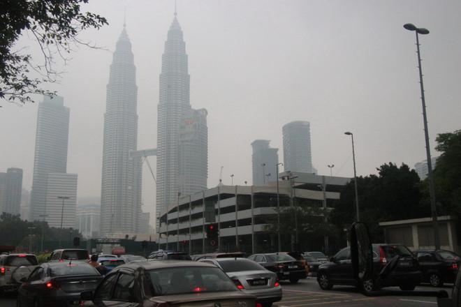 Malaysia, Singapore hoãn các giải đấu thể thao vì khói bụi ảnh 1