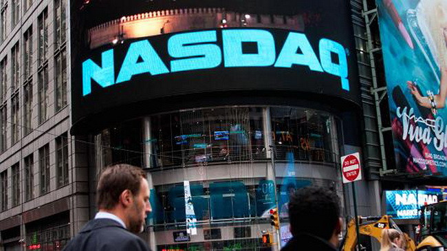 Chỉ số Nasdaq vượt mốc 5.000 điểm lần đầu tiên sau 15 năm ảnh 1