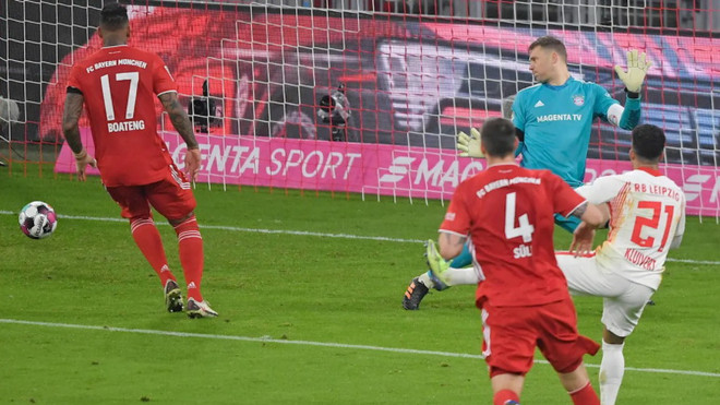 Hansi Flick phải làm gì với hàng thủ thảm họa của Bayern? ảnh 1