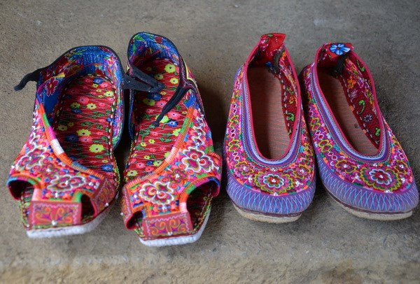 Độc đáo Di sản Văn hóa Nghề Thêu giày của người Xạ Phang ở Điện Biên ảnh 1