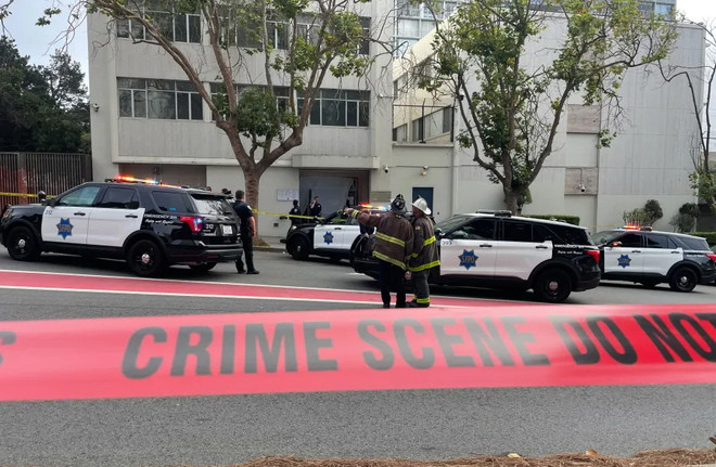 Trung Quốc gửi công hàm phản đối vụ lao xe vào Tổng Lãnh sứ quán ở Mỹ ảnh 1