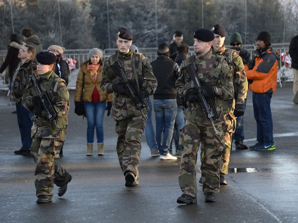 Có ít nhất 2 người thiệt mạng trong vụ bắt con tin ở phía đông Paris ảnh 1
