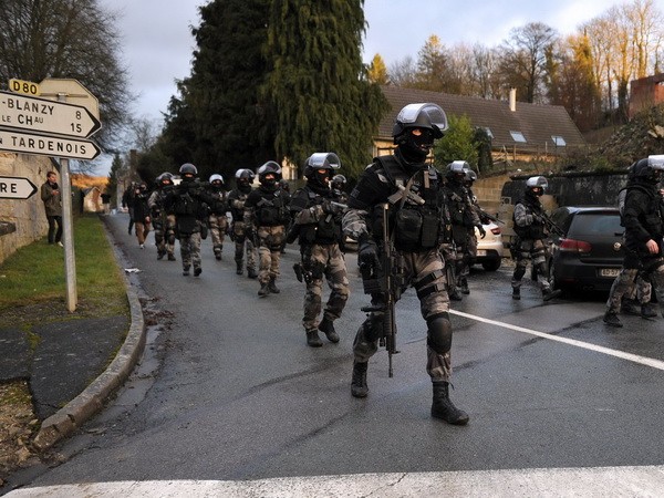 Vụ sát hại 1 nữ cảnh sát liên quan tới vụ thảm sát tại Charlie Hebdo ảnh 1