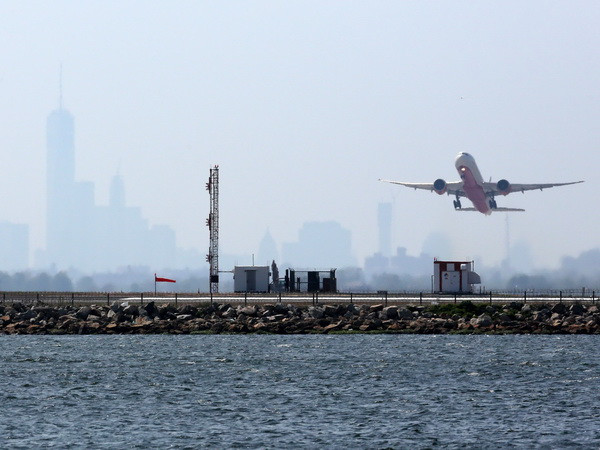 Mỹ điều tra vụ hàng loạt máy bay thương mại bị dọa đánh bom ảnh 1