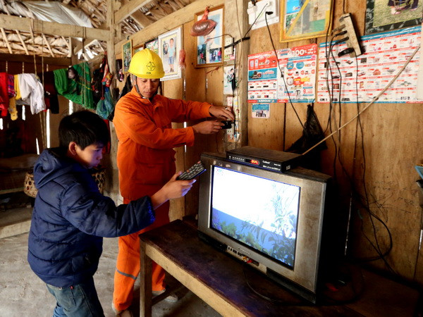 EVN thỏa thuận cùng VCCI đánh giá độ hài lòng của khách hàng ảnh 1