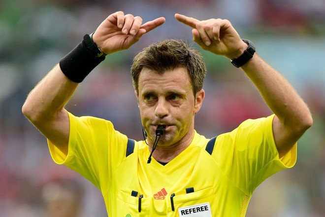 Công bố trọng tài trận Barca-Bayern: Điềm may cho Hùm xám ảnh 1