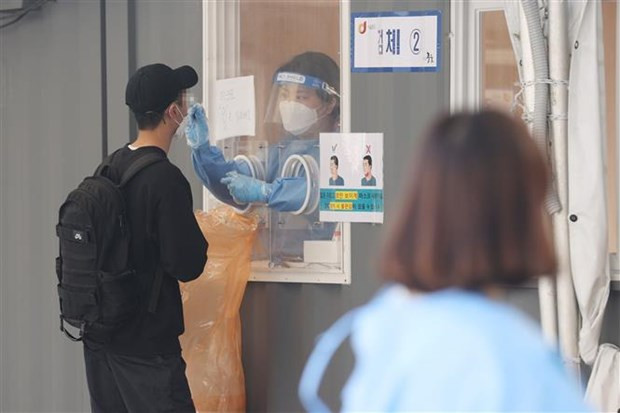 Mô hình xét nghiệm COVID-19 ngoài trời: “Đôi bên cùng có lợi” ảnh 1