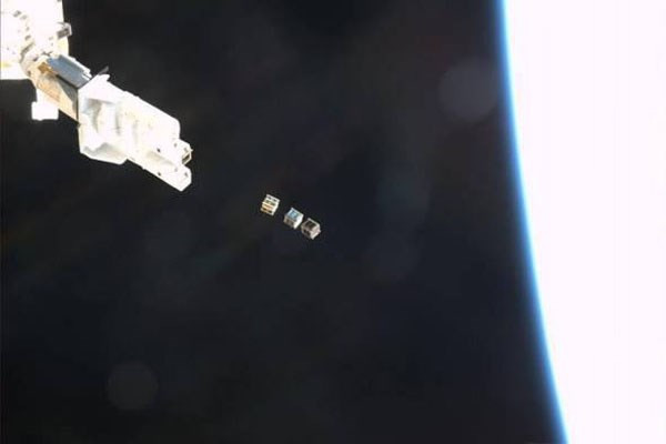 “Vệ tinh PicoDragon đã đi vào bầu khí quyển và bốc cháy” ảnh 2