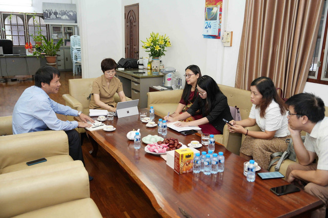 ttxvn_tong_giam_doc_ttxvn_lam_viec_voi_cqtt_vientiane_lao_7712300_resize (1).jpg